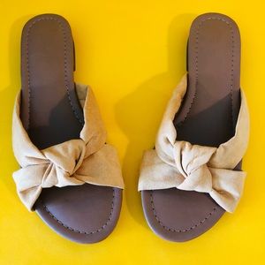 Super cute LOFT sandels